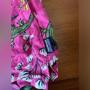 Women’s Patagonia Barely Baggies Size Large